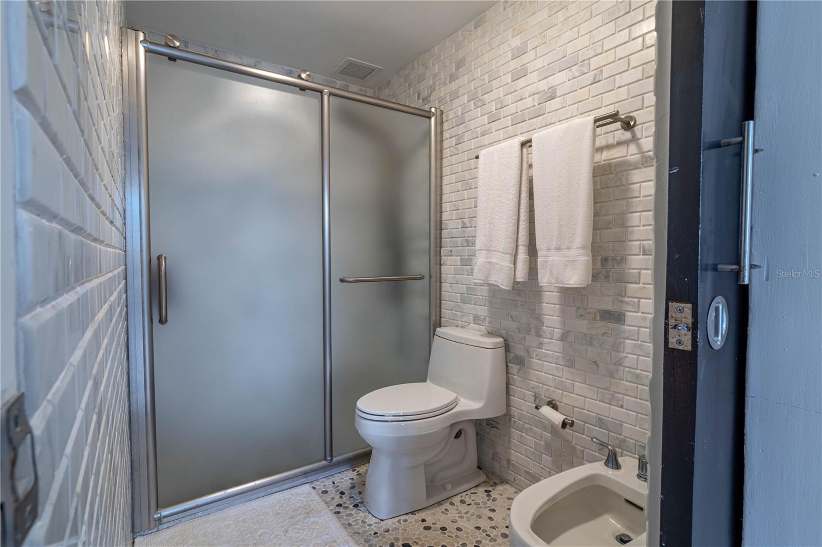 CRESCENT COVE CLUB CONDOMINIUM - Residential