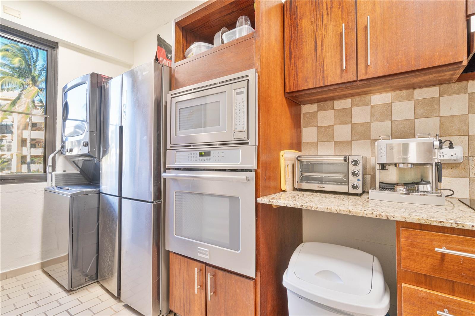 CRESCENT COVE CLUB CONDOMINIUM - Residential