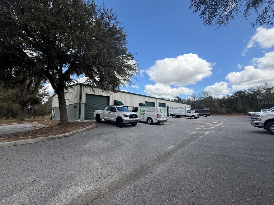 Available now! 1,500 SF warehouse space with M-2 zoning, ideal for a variety of industrial and commercial uses. The unit features a 12’ grade-level roll-up door, one private office, and one bathroom. Conveniently located just off SW 60th Ave in a busy commercial area with quick access to I-75. Surrounded by restaurants, shopping, and everyday amenities. Great opportunity for contractors, storage, or distribution.