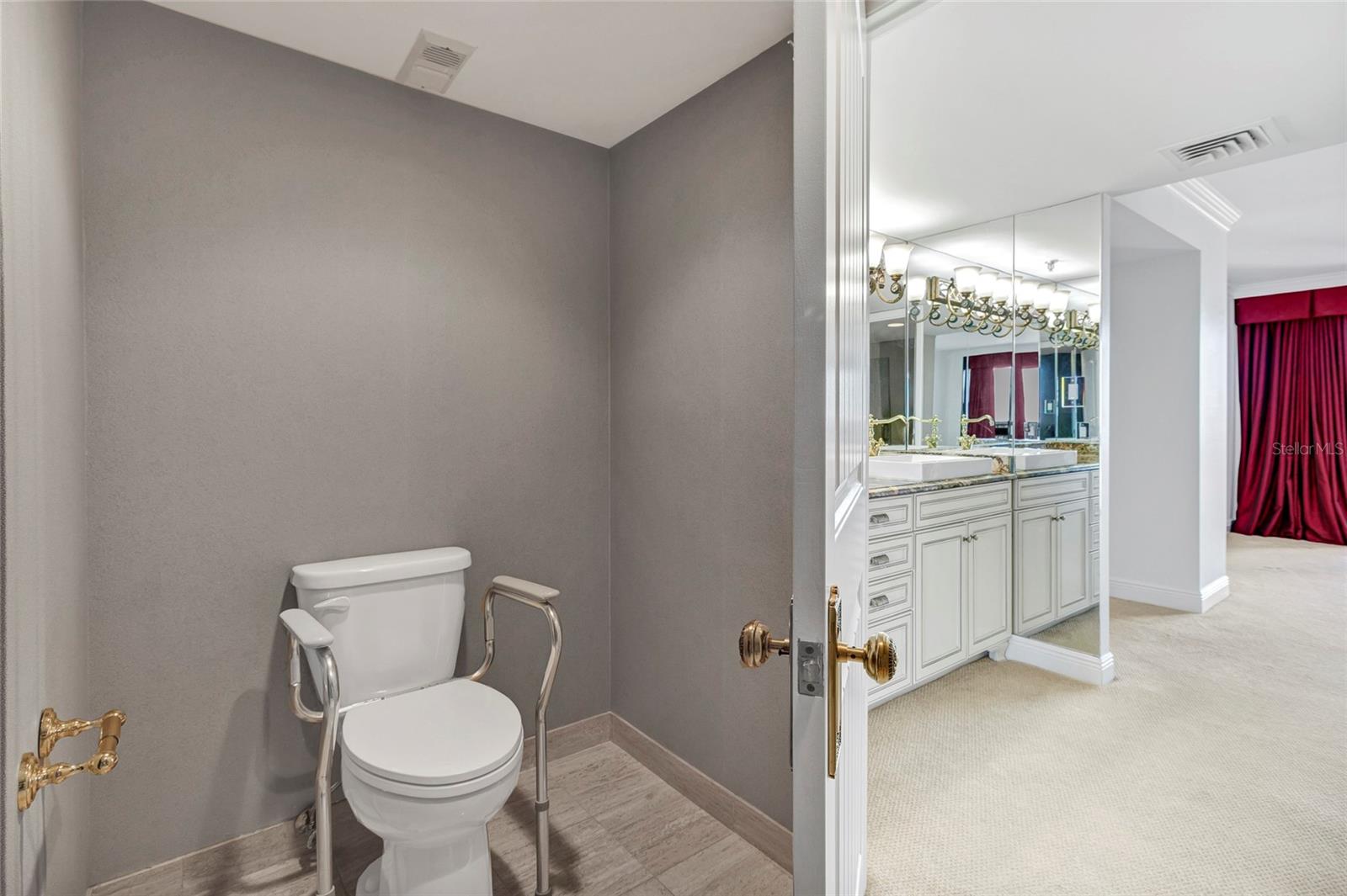 MONTE CARLO TOWERS A CONDOMINI - Residential