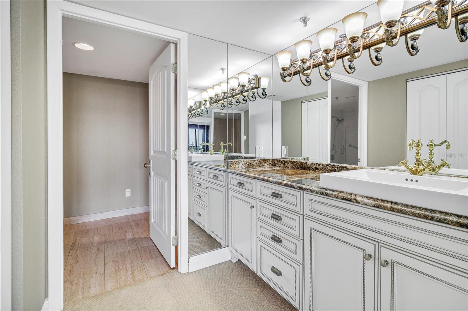 MONTE CARLO TOWERS A CONDOMINI - Residential