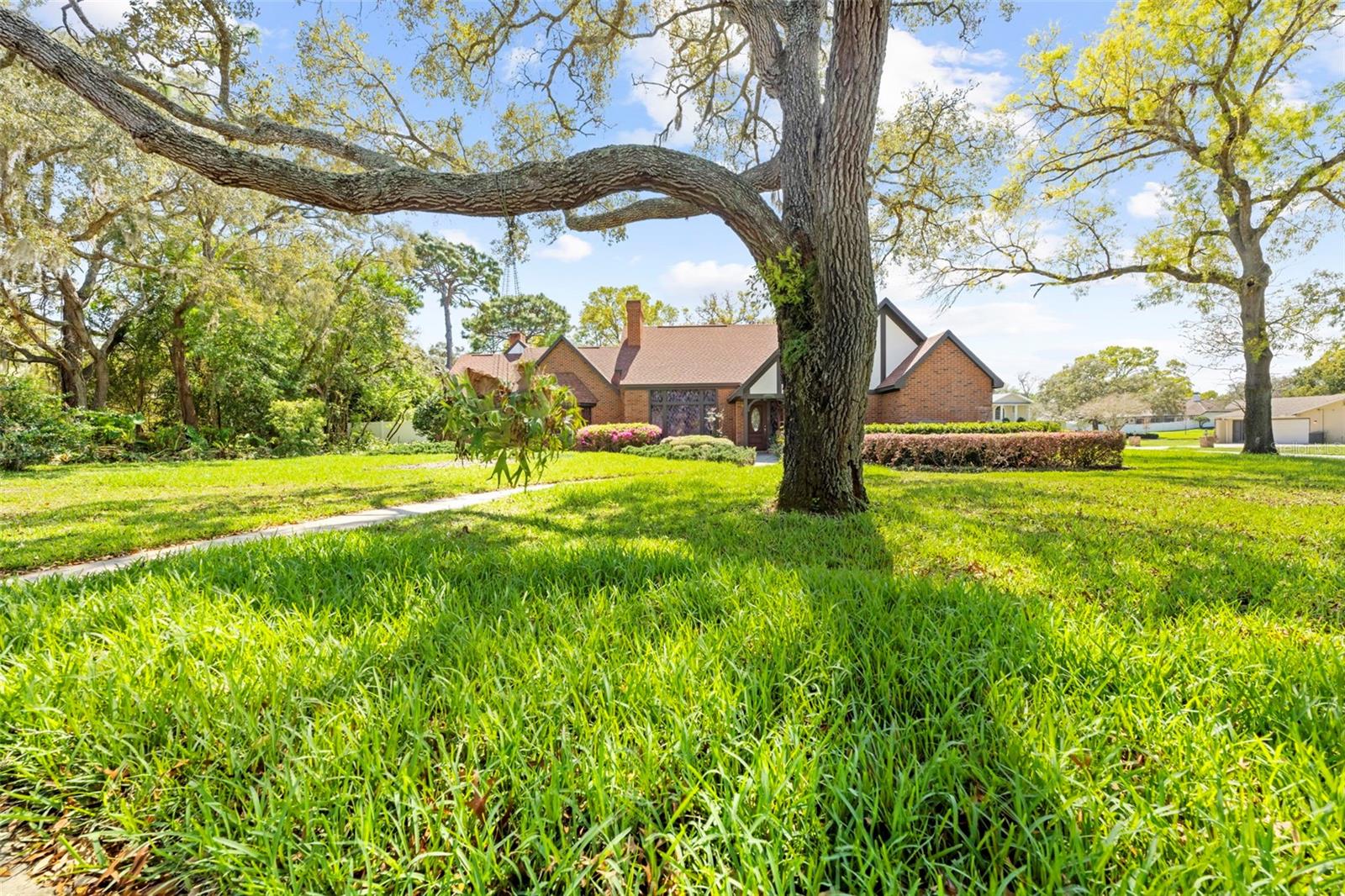 AUTUMN OAKS - Residential