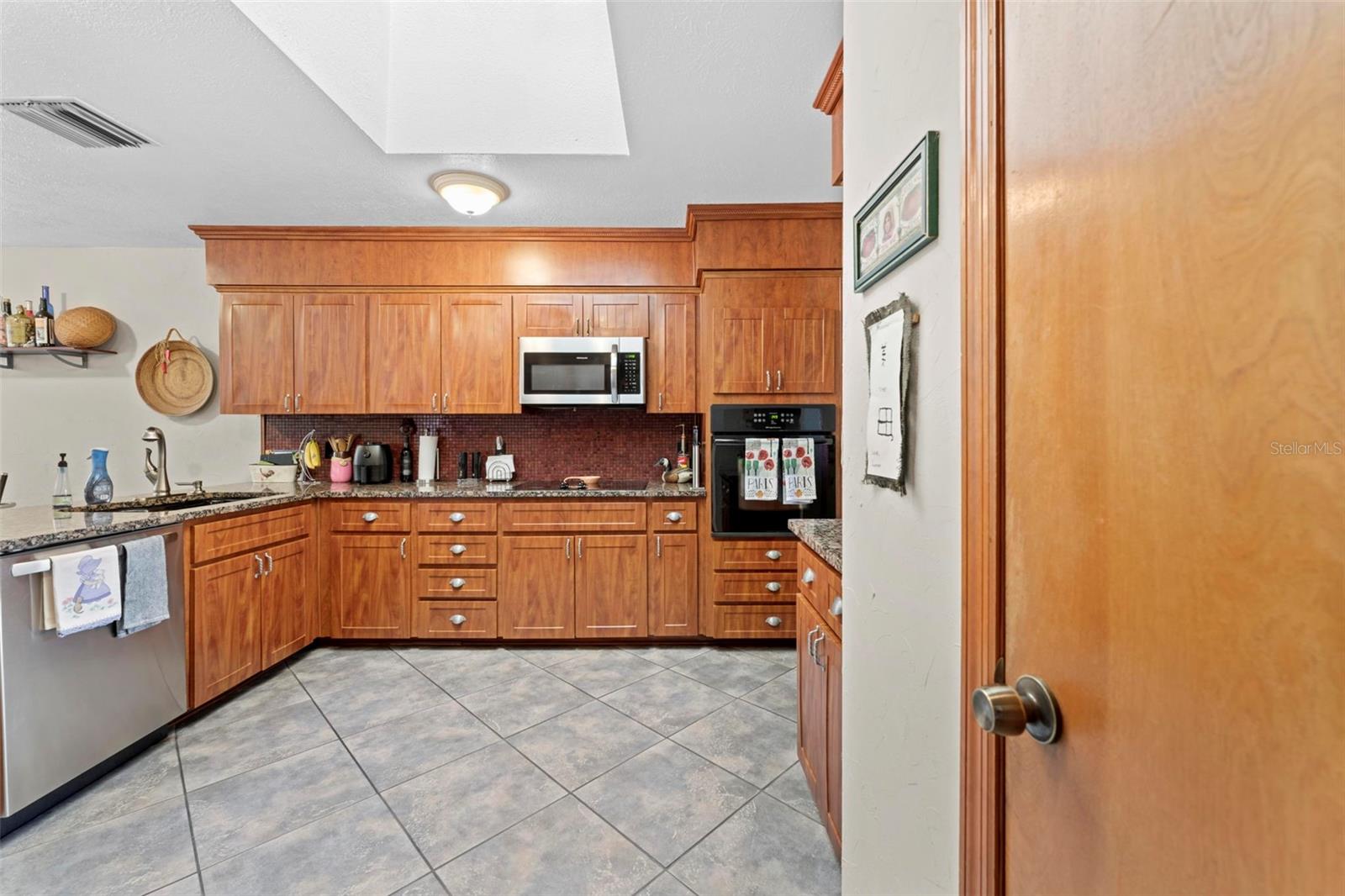 AUTUMN OAKS - Residential