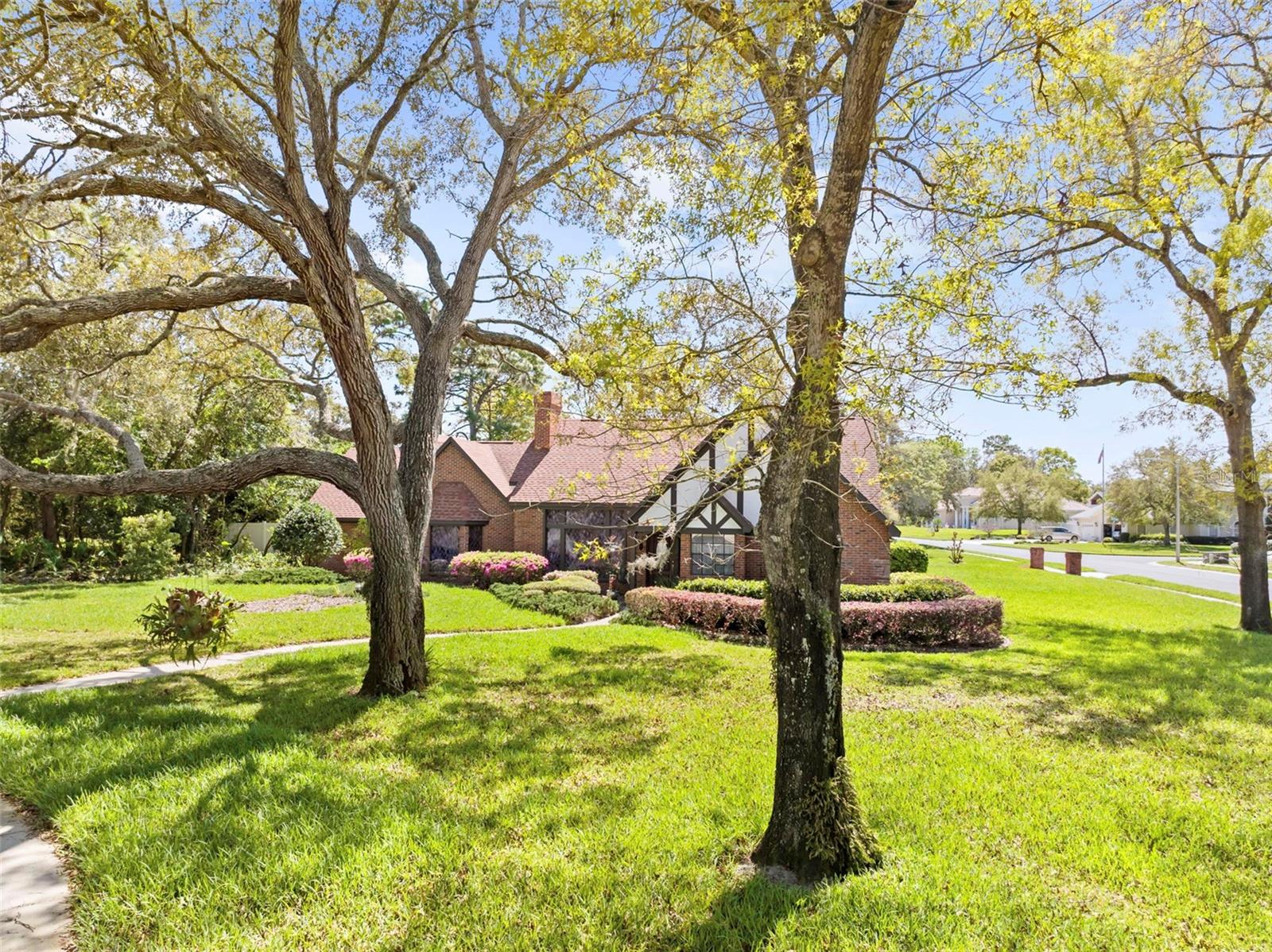 AUTUMN OAKS - Residential