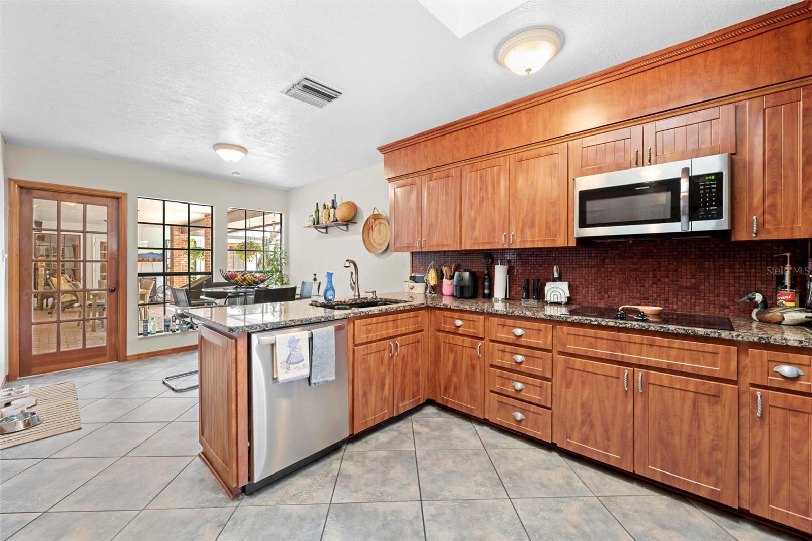 AUTUMN OAKS - Residential