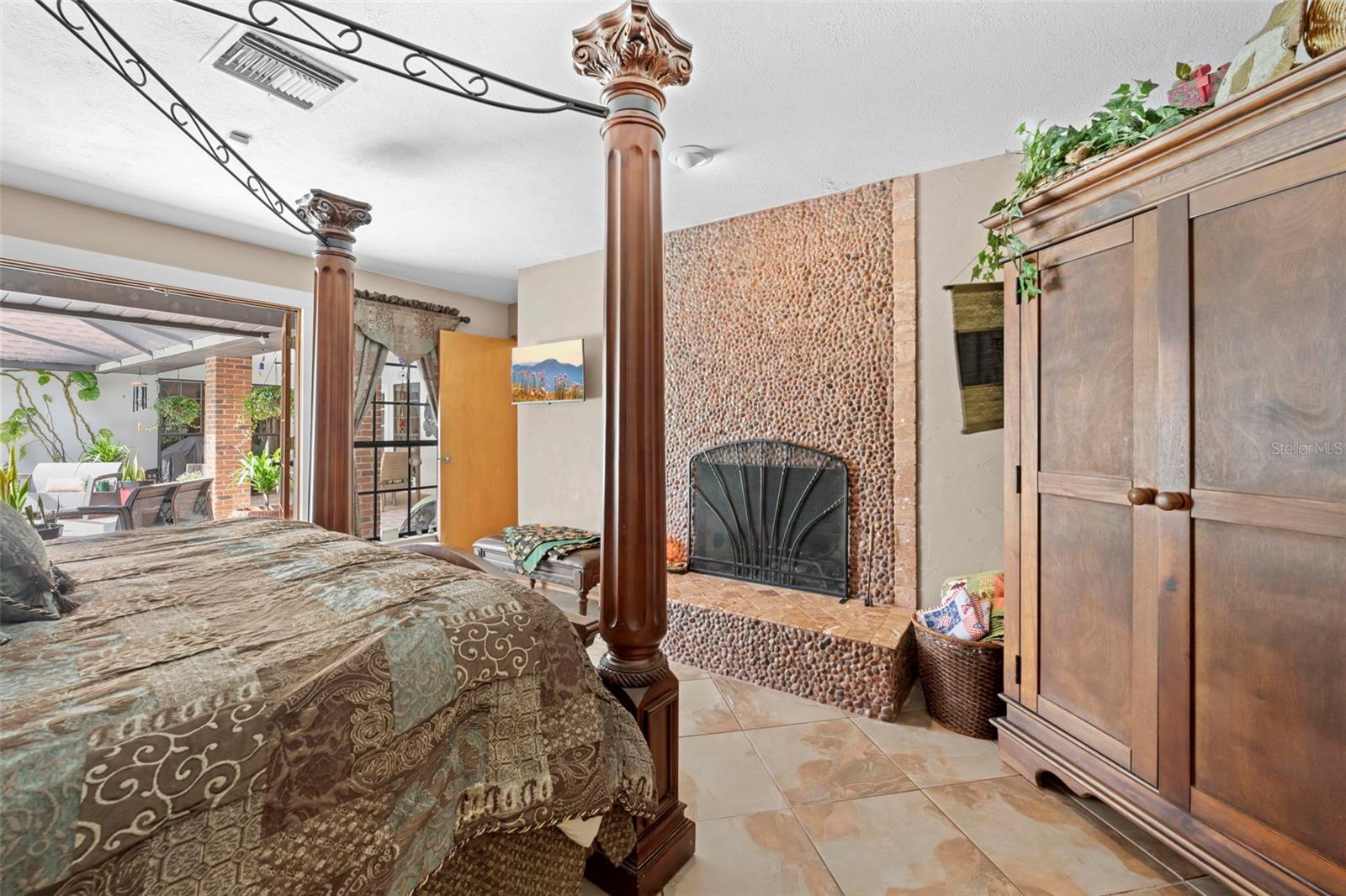 AUTUMN OAKS - Residential