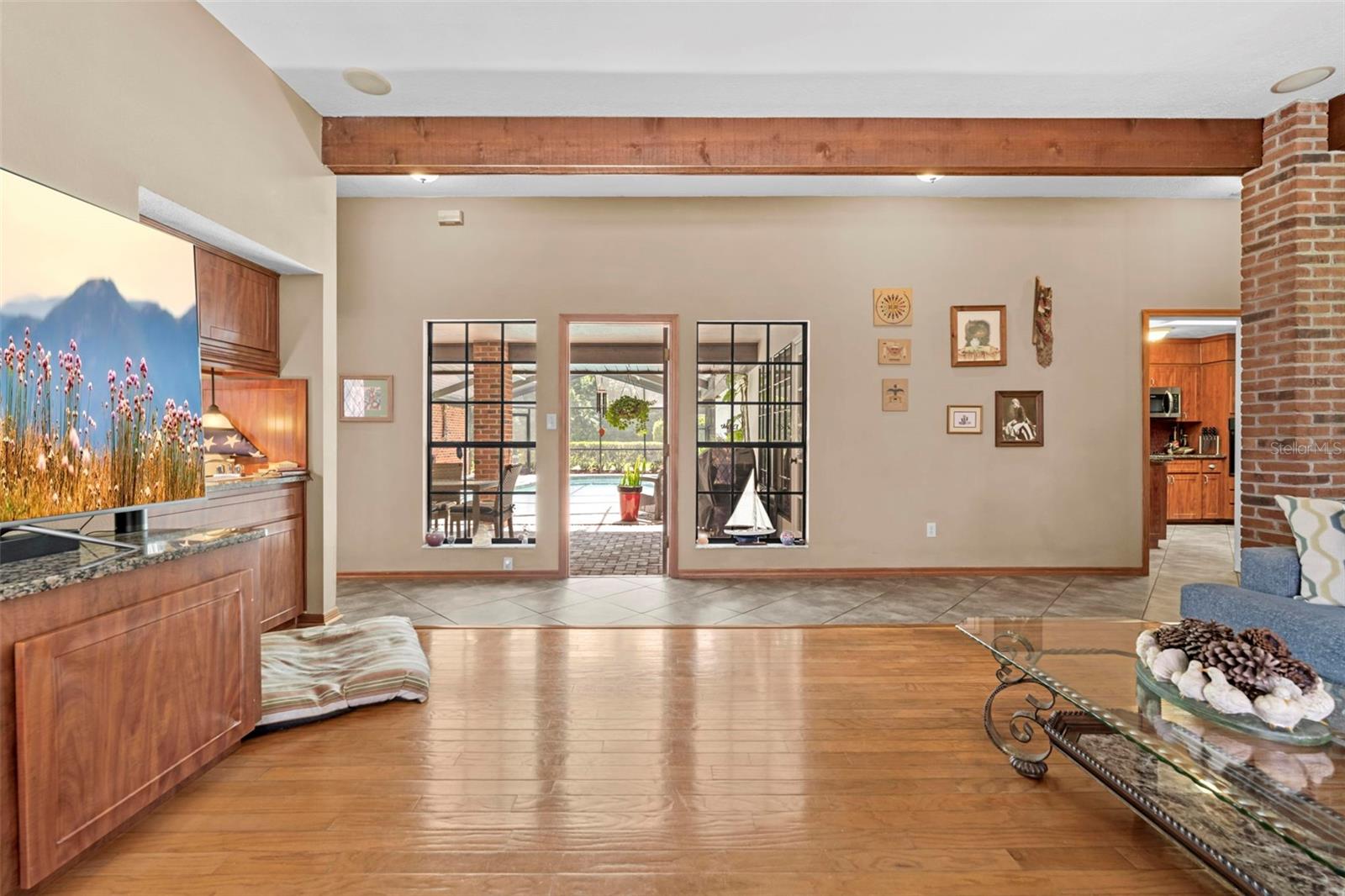 AUTUMN OAKS - Residential