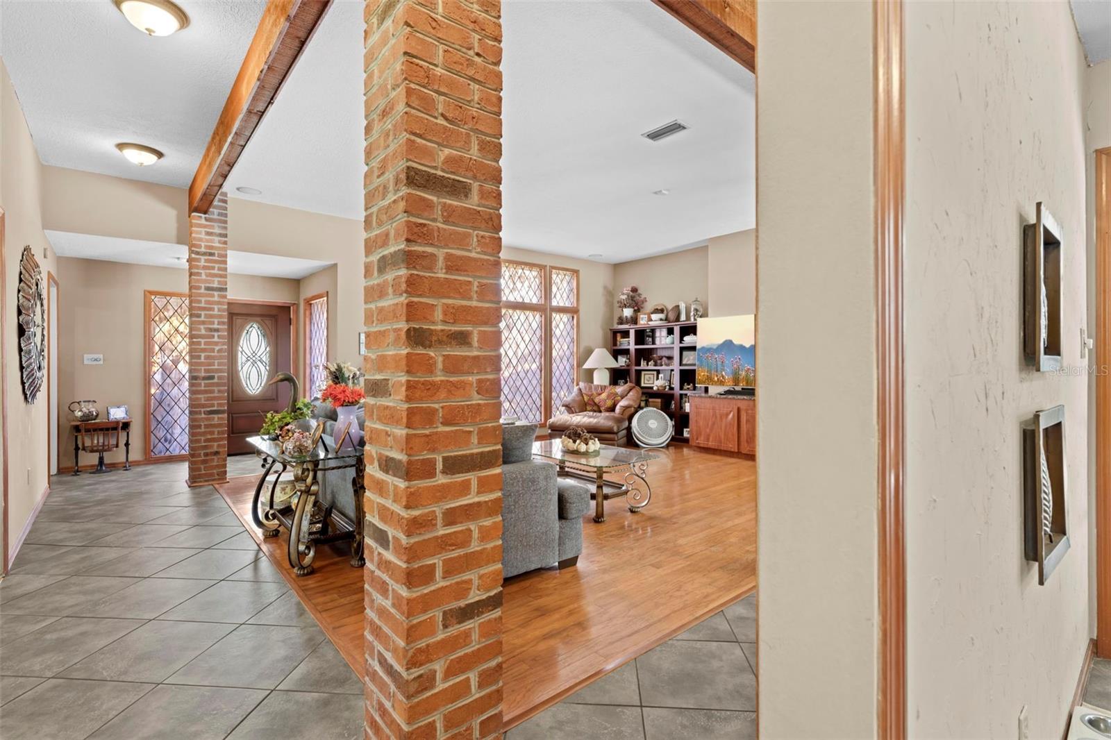 AUTUMN OAKS - Residential