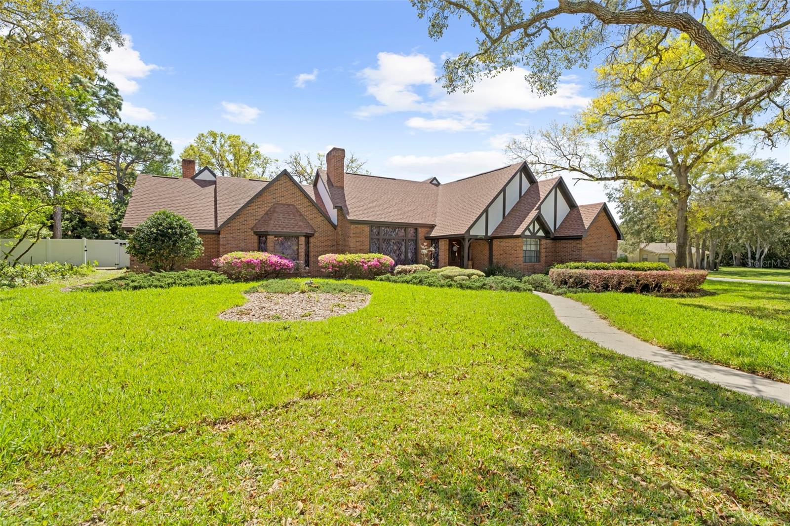 AUTUMN OAKS - Residential