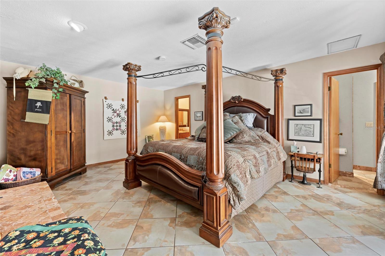 AUTUMN OAKS - Residential