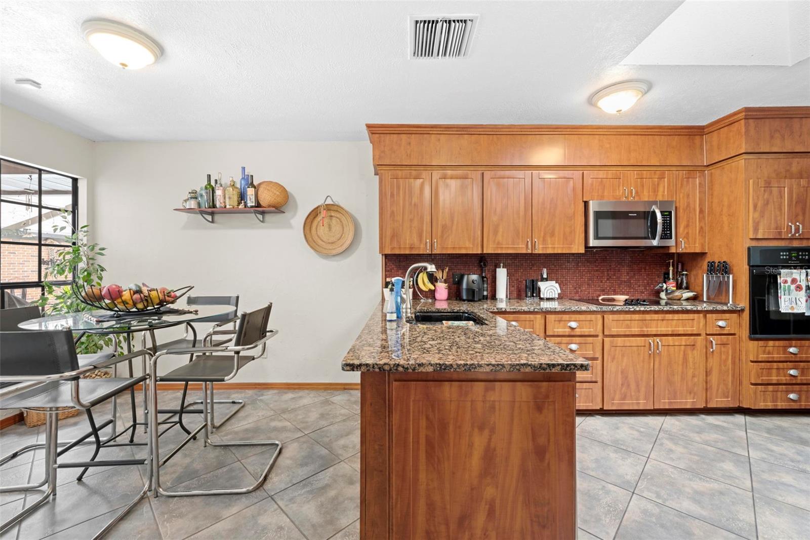 AUTUMN OAKS - Residential