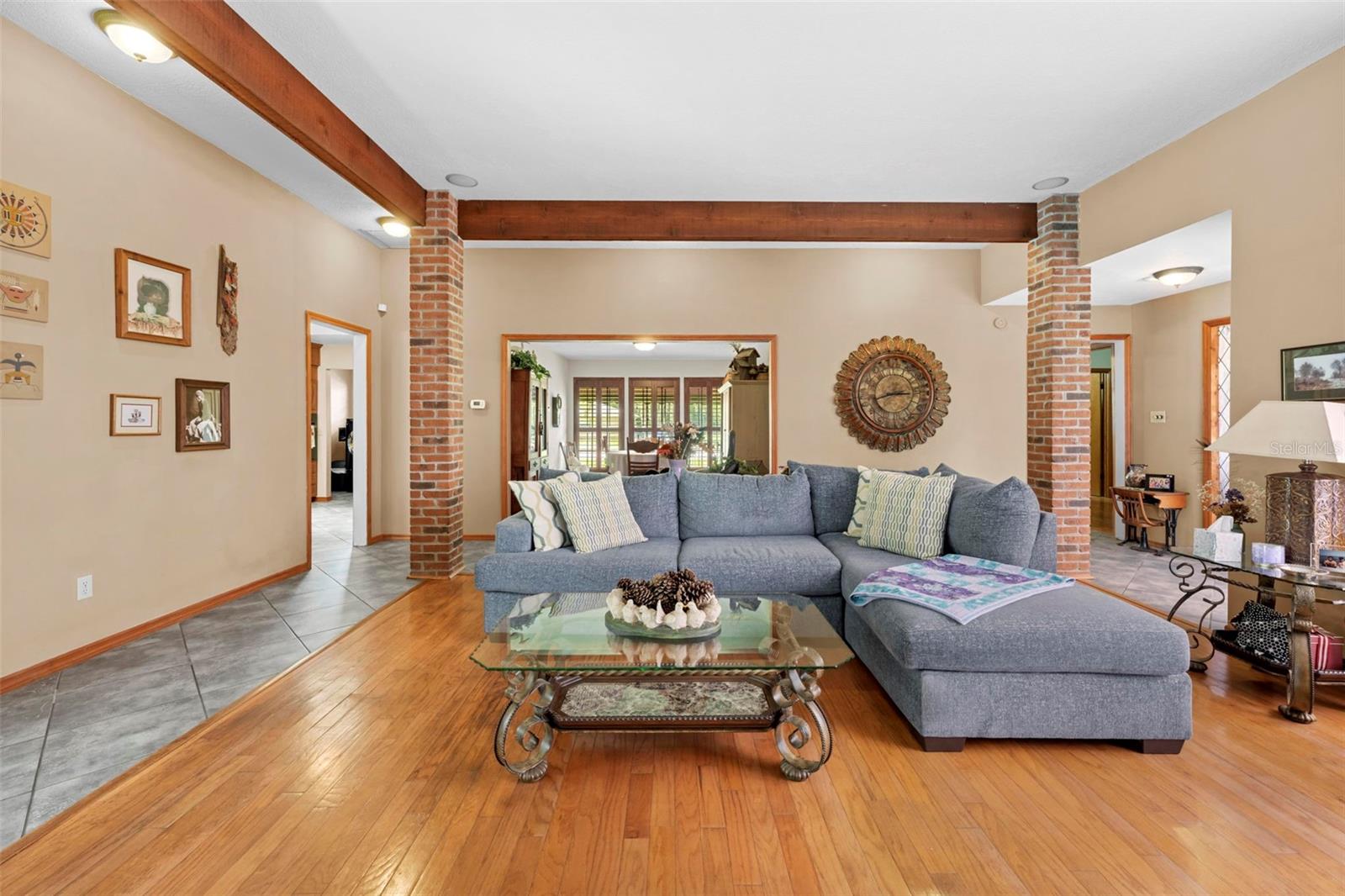 AUTUMN OAKS - Residential