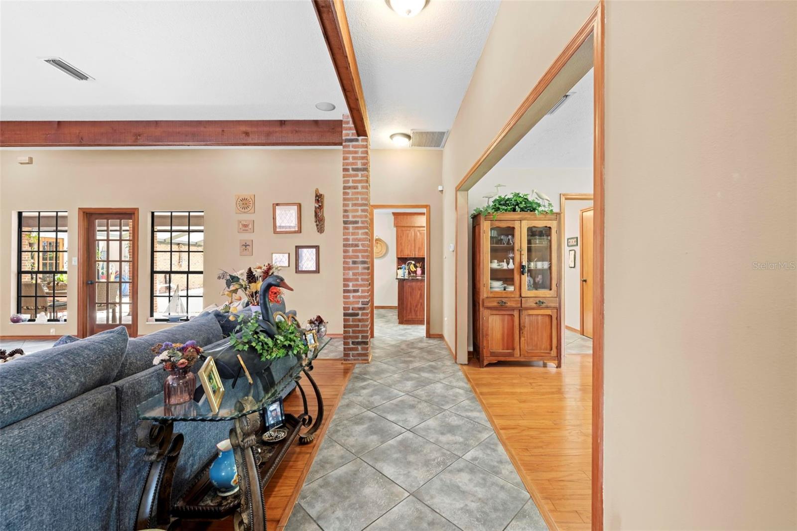 AUTUMN OAKS - Residential