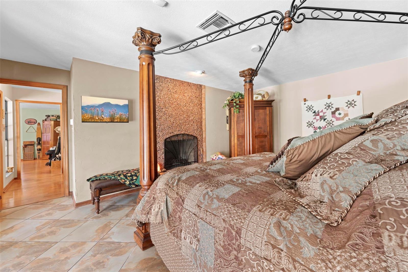 AUTUMN OAKS - Residential