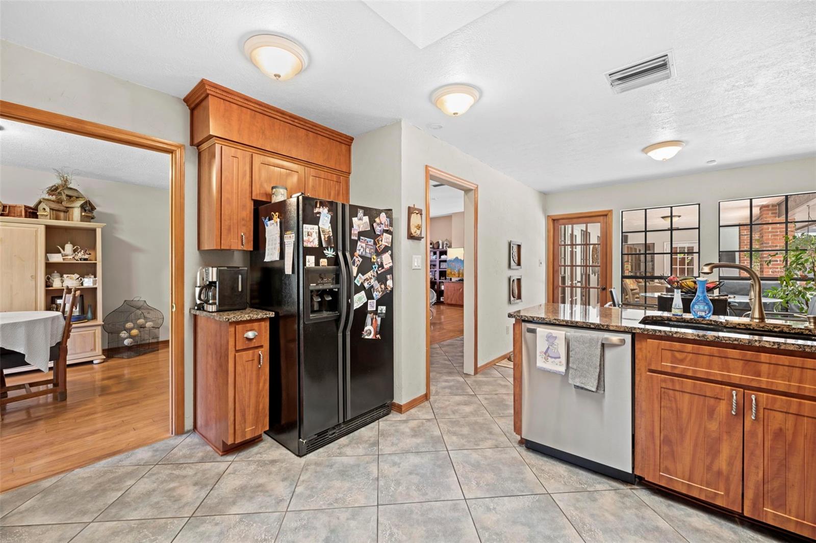 AUTUMN OAKS - Residential