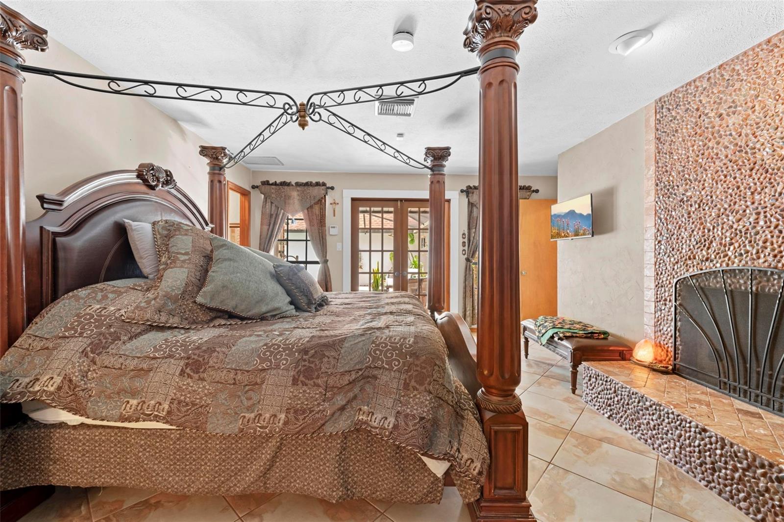 AUTUMN OAKS - Residential