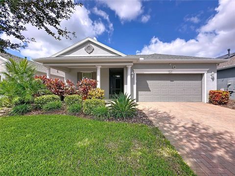 Photo of 277 Silver Maple Road, Groveland, FL 34736 (MLS # G5102140)
