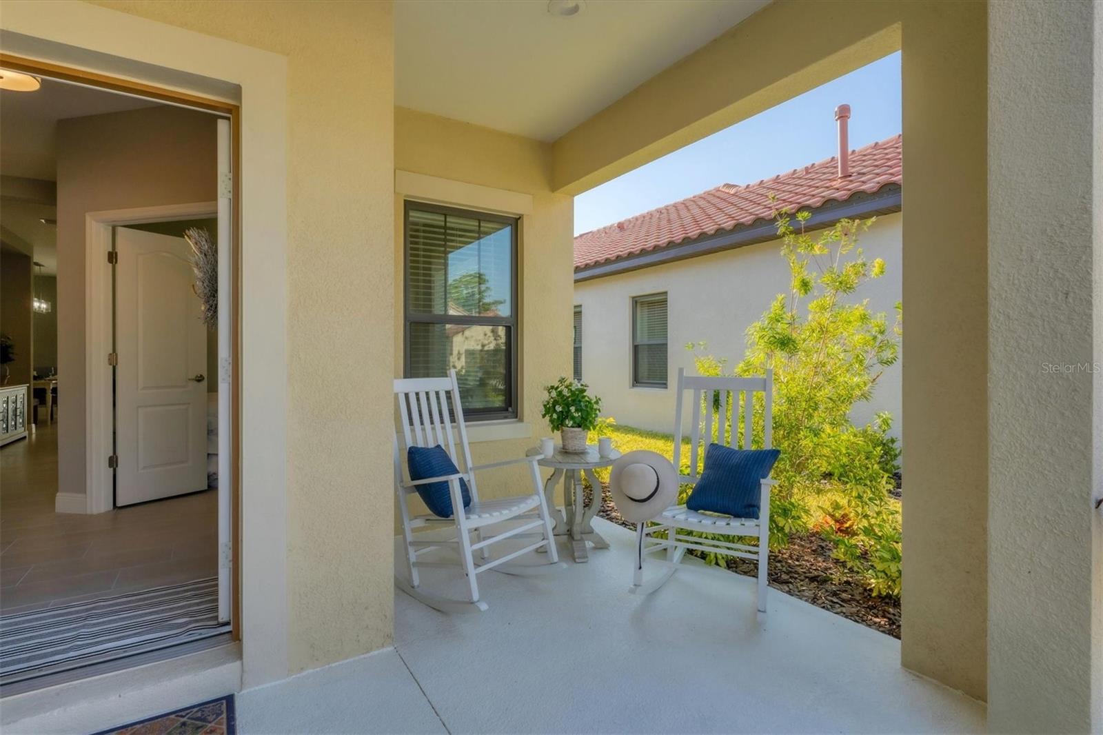 364 PALMARIA COURT