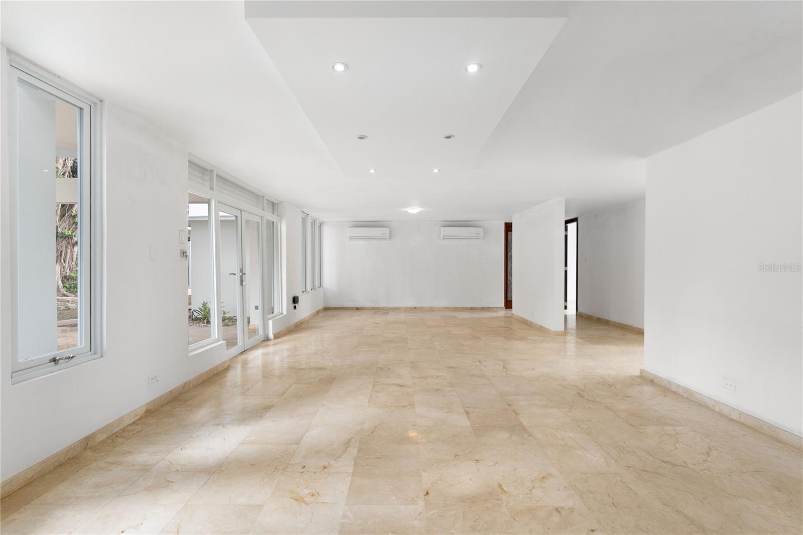 EXTENSIONES DE SANTA MARIA - Residential