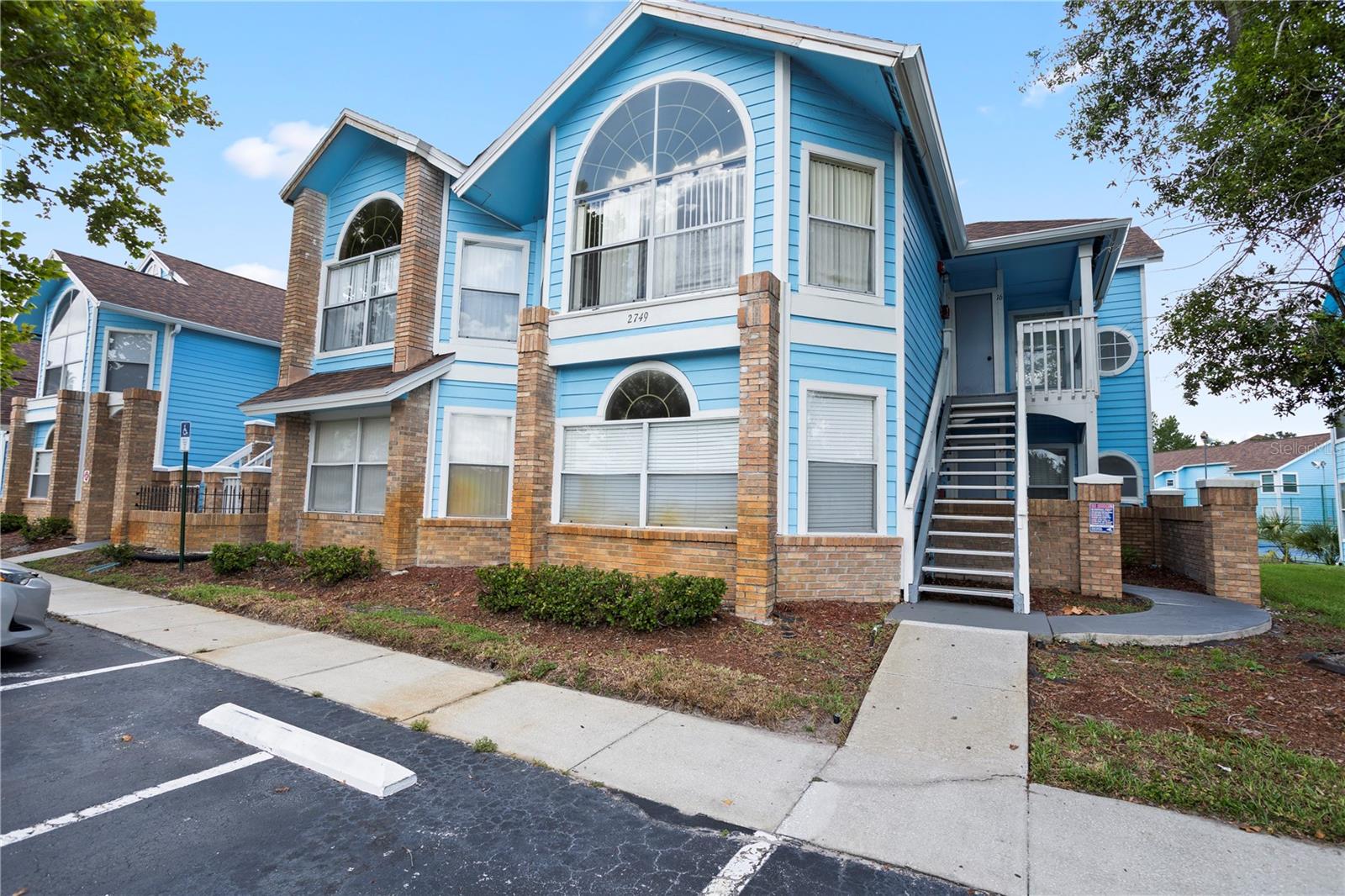 Welcome to 2749 N. Poinciana Blvd #15 – A beautifully updated 3-bedroom, 2-bath first-floor condo located in the sought-after Villas at Somerset community, just minutes from Central Florida’s premier attractions!
Step inside to discover a freshly painted living room and kitchen (2025), creating a bright and inviting atmosphere. The updated furnishings throughout the unit create a clean, modern feel, making this property completely move-in or rental-ready. Enjoy peace of mind and energy efficiency with a brand-new HVAC system installed in April 2025.
The open-concept floor plan includes a spacious primary suite with en-suite bath, two guest bedrooms, and a second full bath. The kitchen opens to the dining and living areas—ideal for entertaining or relaxing after a day at the parks.
Community amenities include a heated pool, hot tub, clubhouse, fitness center, tennis court, and picnic areas perfect for resort-style living. Zoned for short-term rental, this property presents an excellent opportunity for investors, snowbirds, or full-time residents.
Located just off US-192, you're a short drive to Walt Disney World, Universal Orlando, SeaWorld, premium shopping, dining, golf, and more. Also nearby are local parks, schools, and public transportation.
Don’t miss this rare opportunity to own a fully furnished, updated condo with a new AC unit in one of Kissimmee’s most desirable vacation communities!