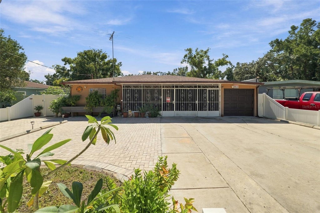 Photo of 1508 W Knollwood Street, Tampa, FL 33604 (MLS # TB8557754)