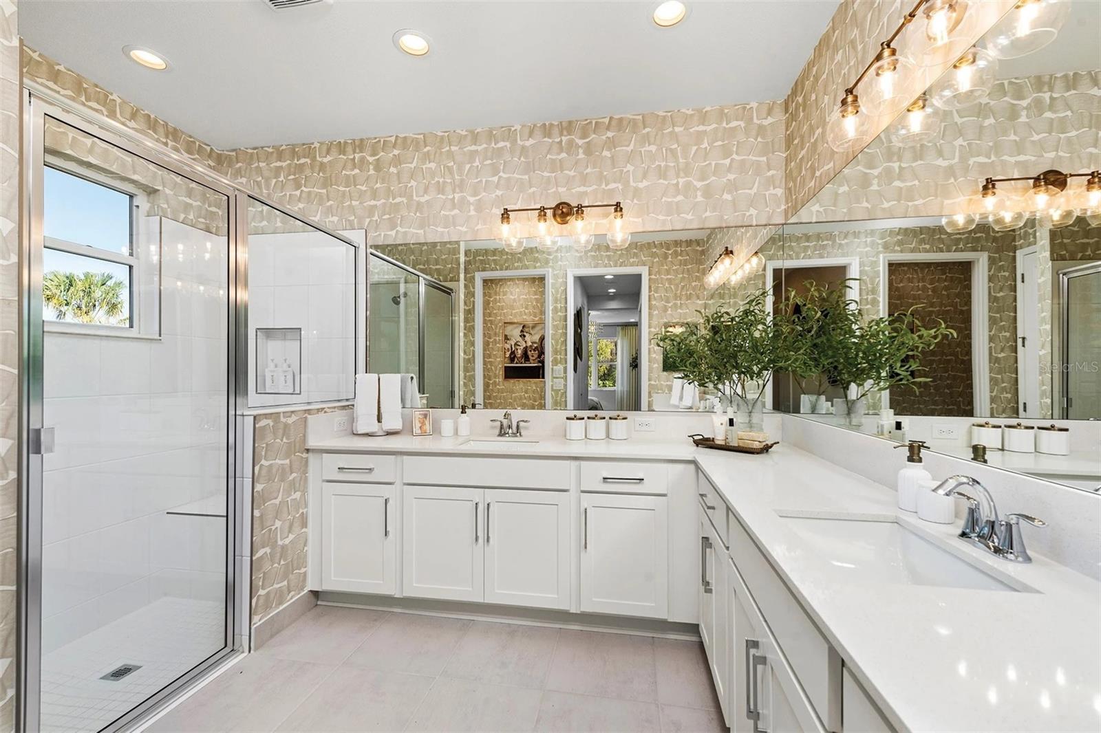 VALENCIA RIDGE - Residential