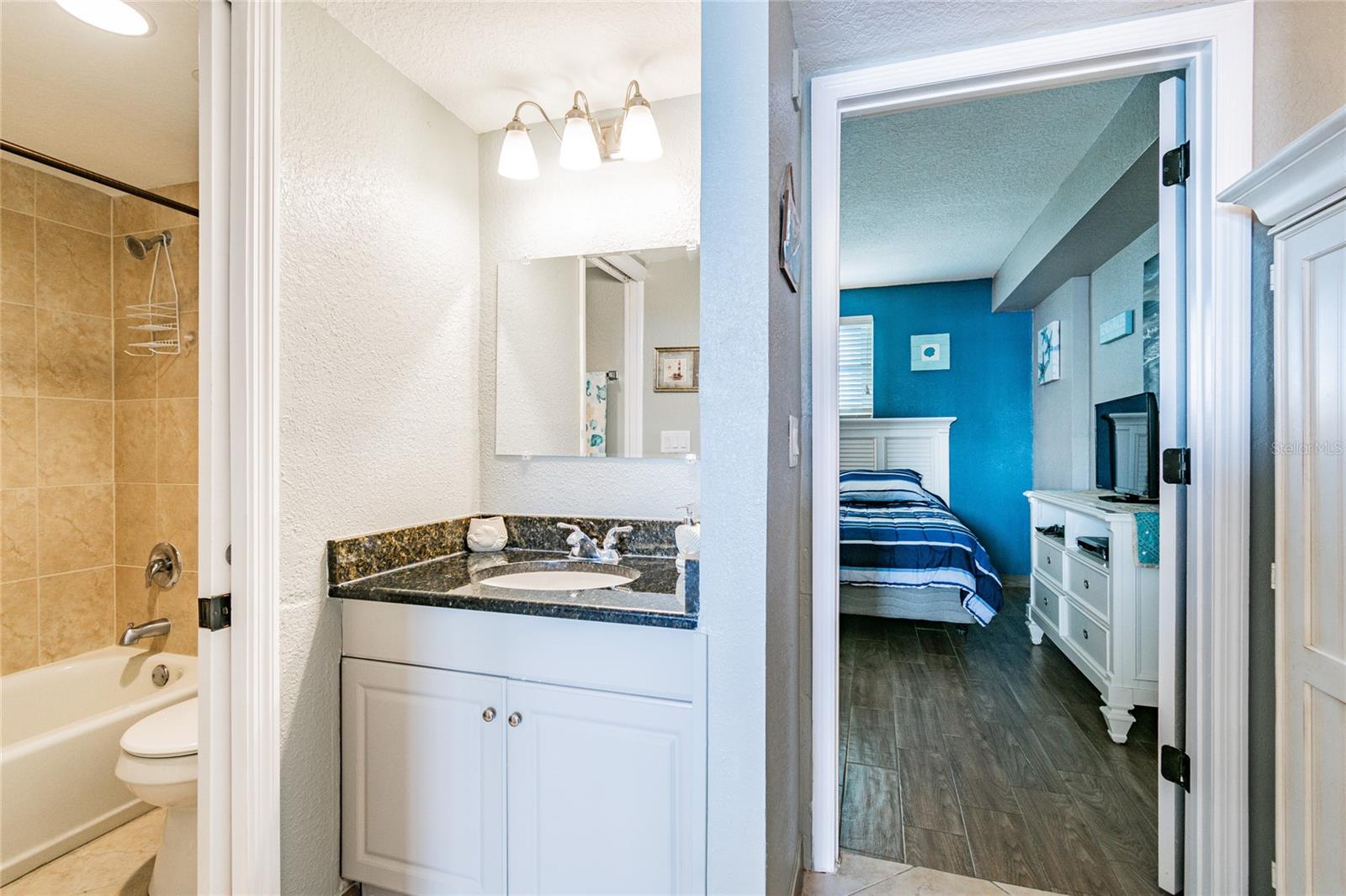 DOCKSIDE CONDO - Residential