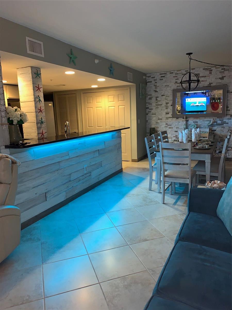 DOCKSIDE CONDO - Residential