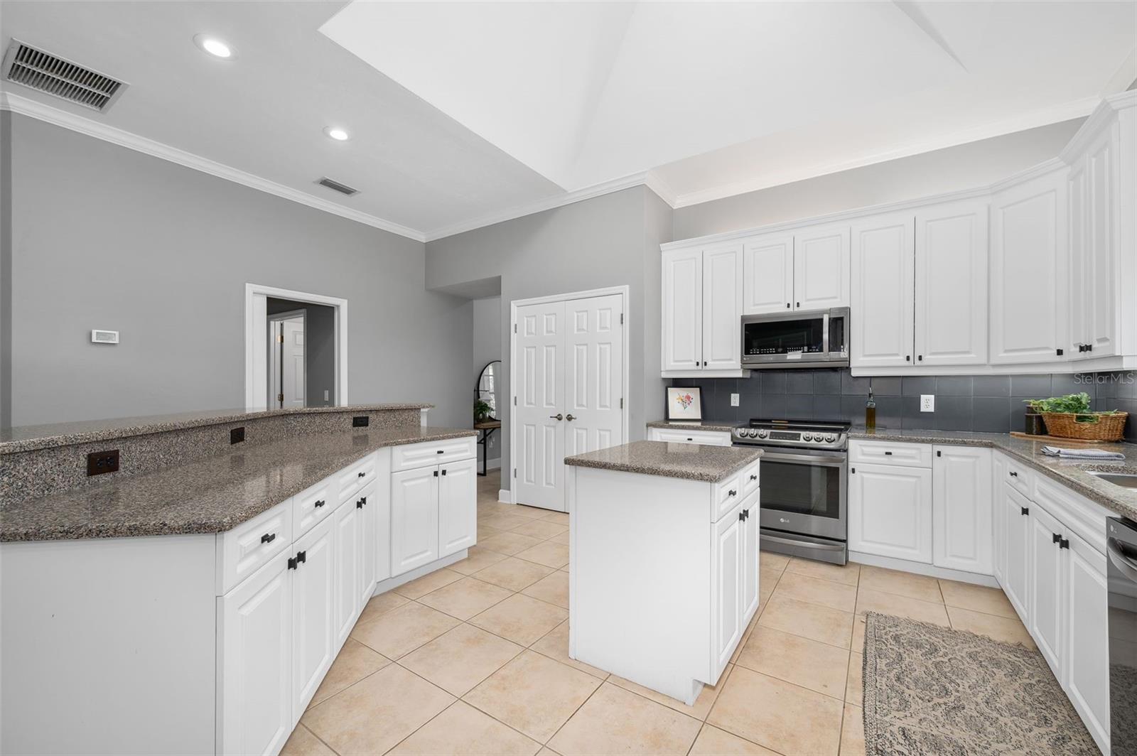 ELOISE GARDENS PH 1 - Residential