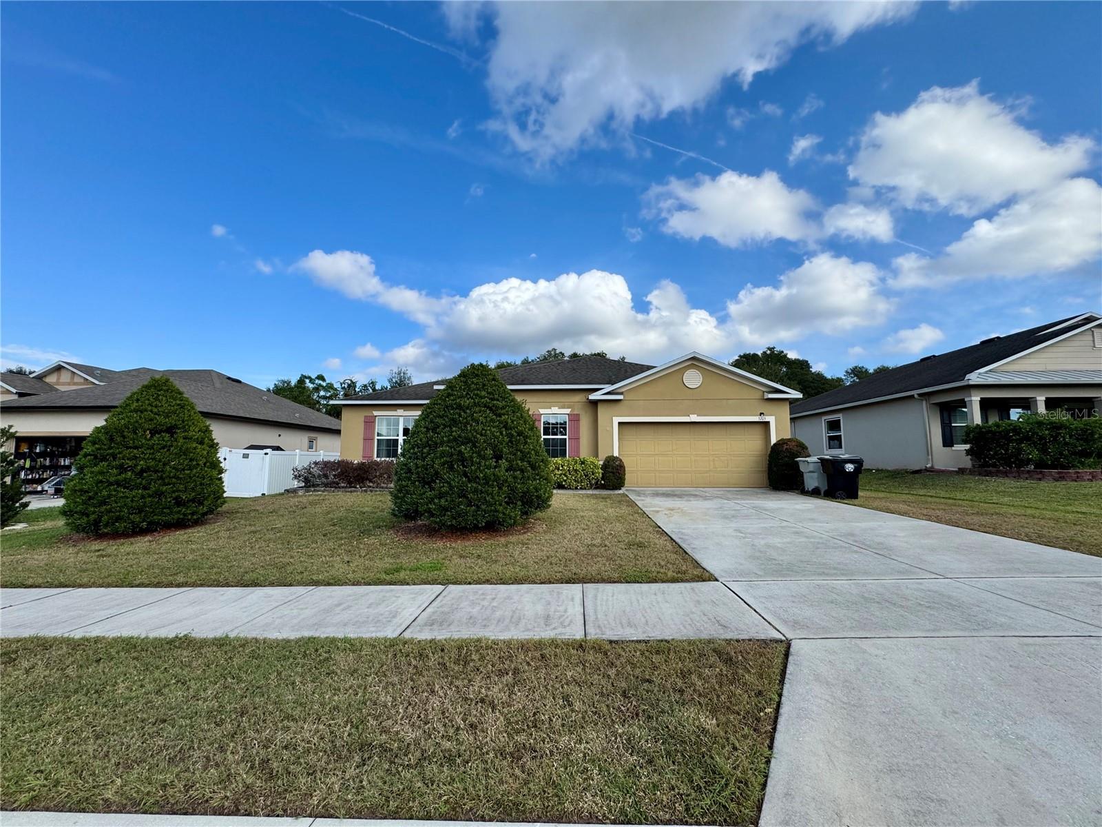 APOPKA WOODS SUB - Residential Lease