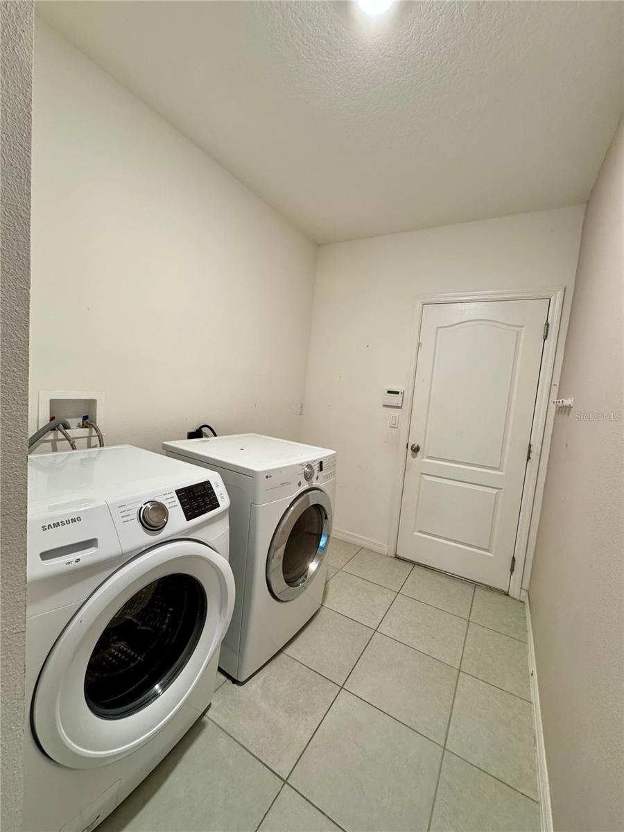 APOPKA WOODS SUB - Residential Lease