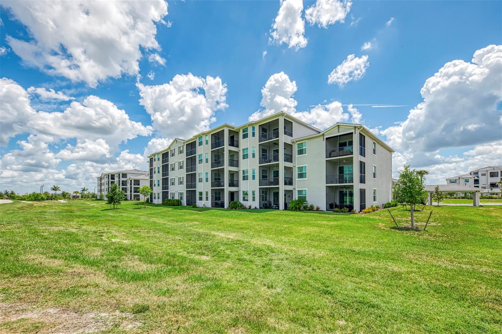 WELLEN PARK GOLF & COUNTRY CLUB - Residential