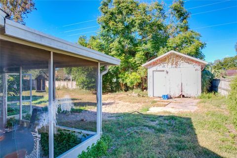 A home in EUSTIS