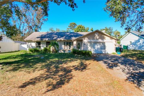 A home in EUSTIS