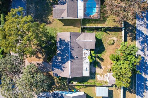 A home in EUSTIS