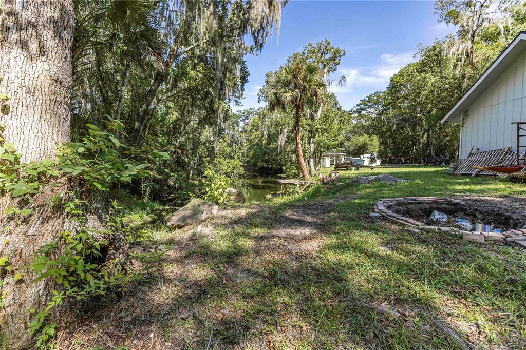 Photo of 2886 N C 470, Lake Panasoffkee, FL 33538 (MLS # G5115539)