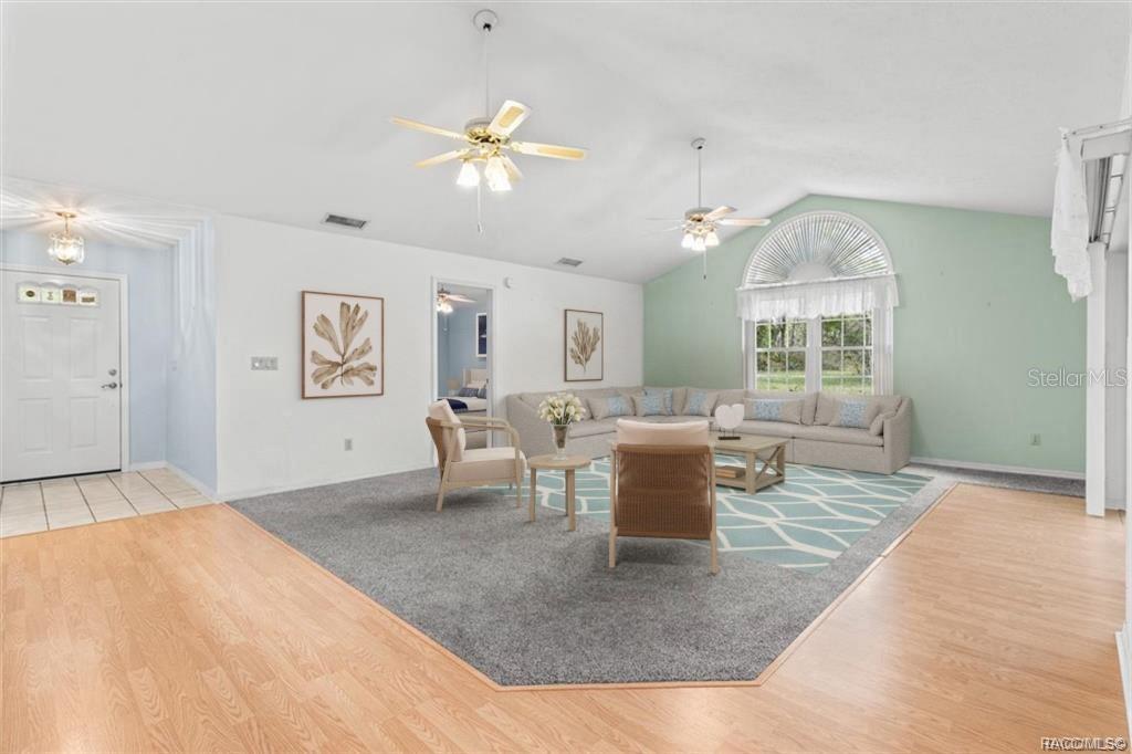 25 REDBAY COURT W