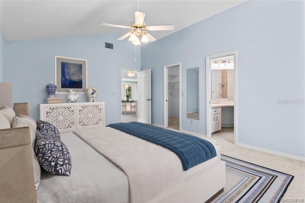 25 REDBAY COURT W