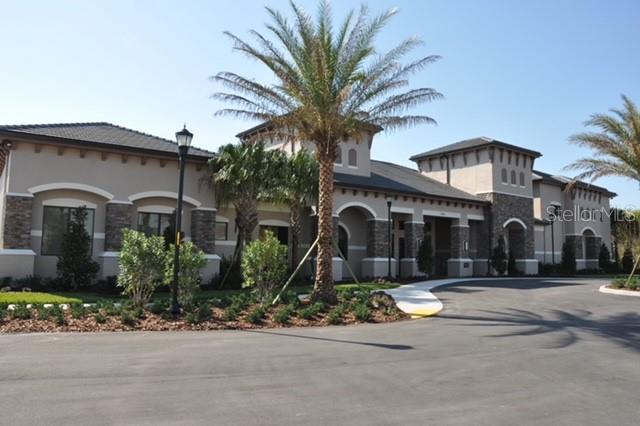 2471 COCO PALM CIRCLE