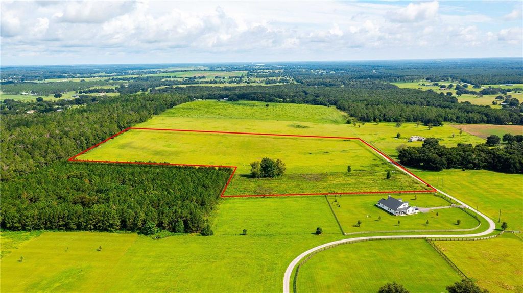 Photo of 0 Hilltop Horizons Place, Dade City, FL 33525 (MLS # TB8401617)