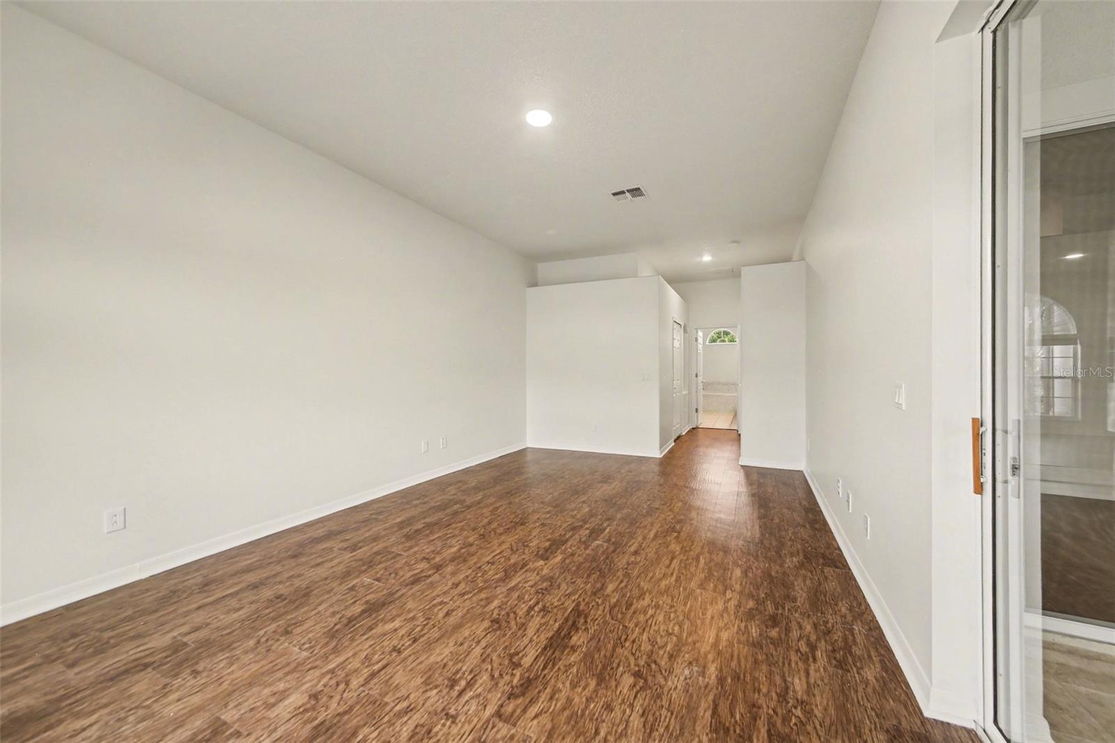 WINTERMERE POINTE PH 02 46/141 - Residential