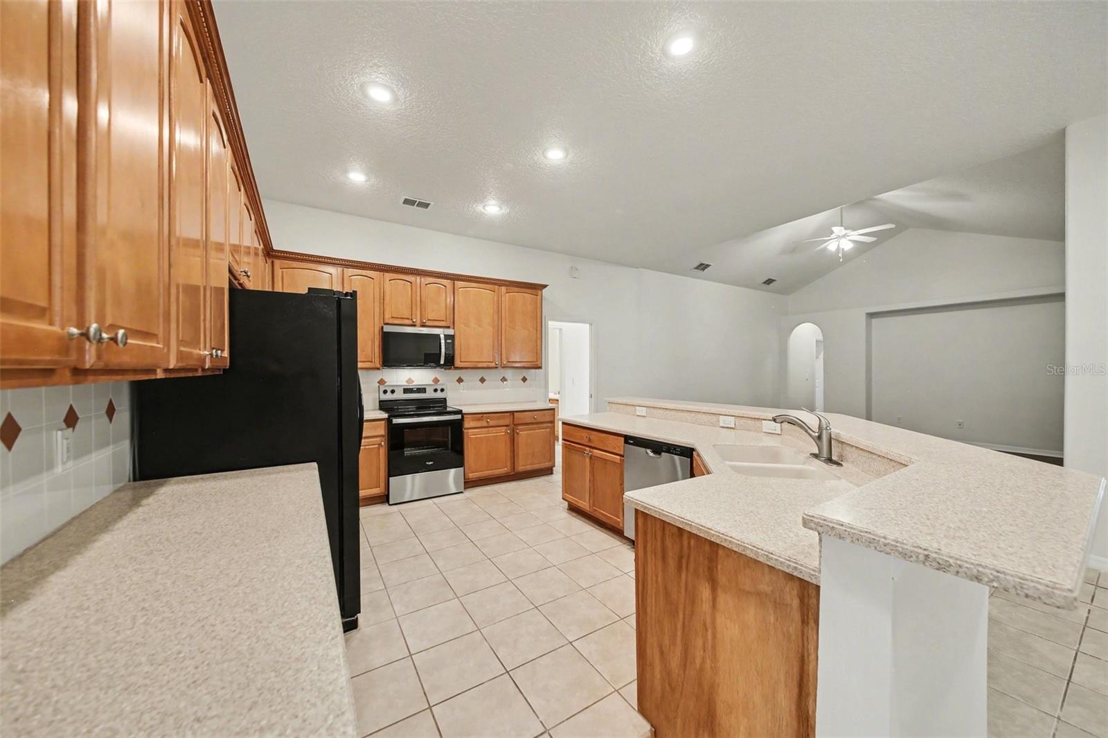 WINTERMERE POINTE PH 02 46/141 - Residential