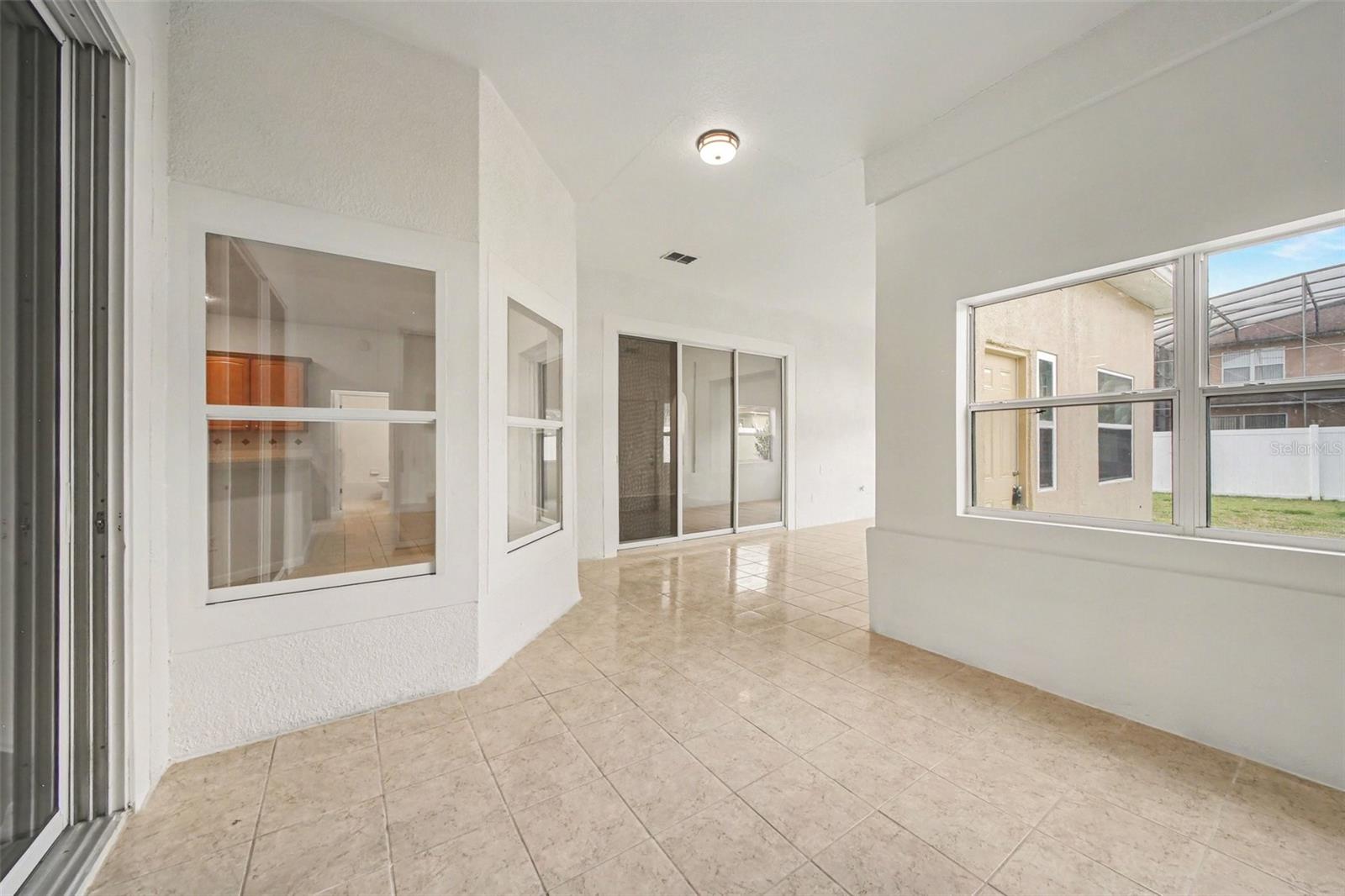 WINTERMERE POINTE PH 02 46/141 - Residential