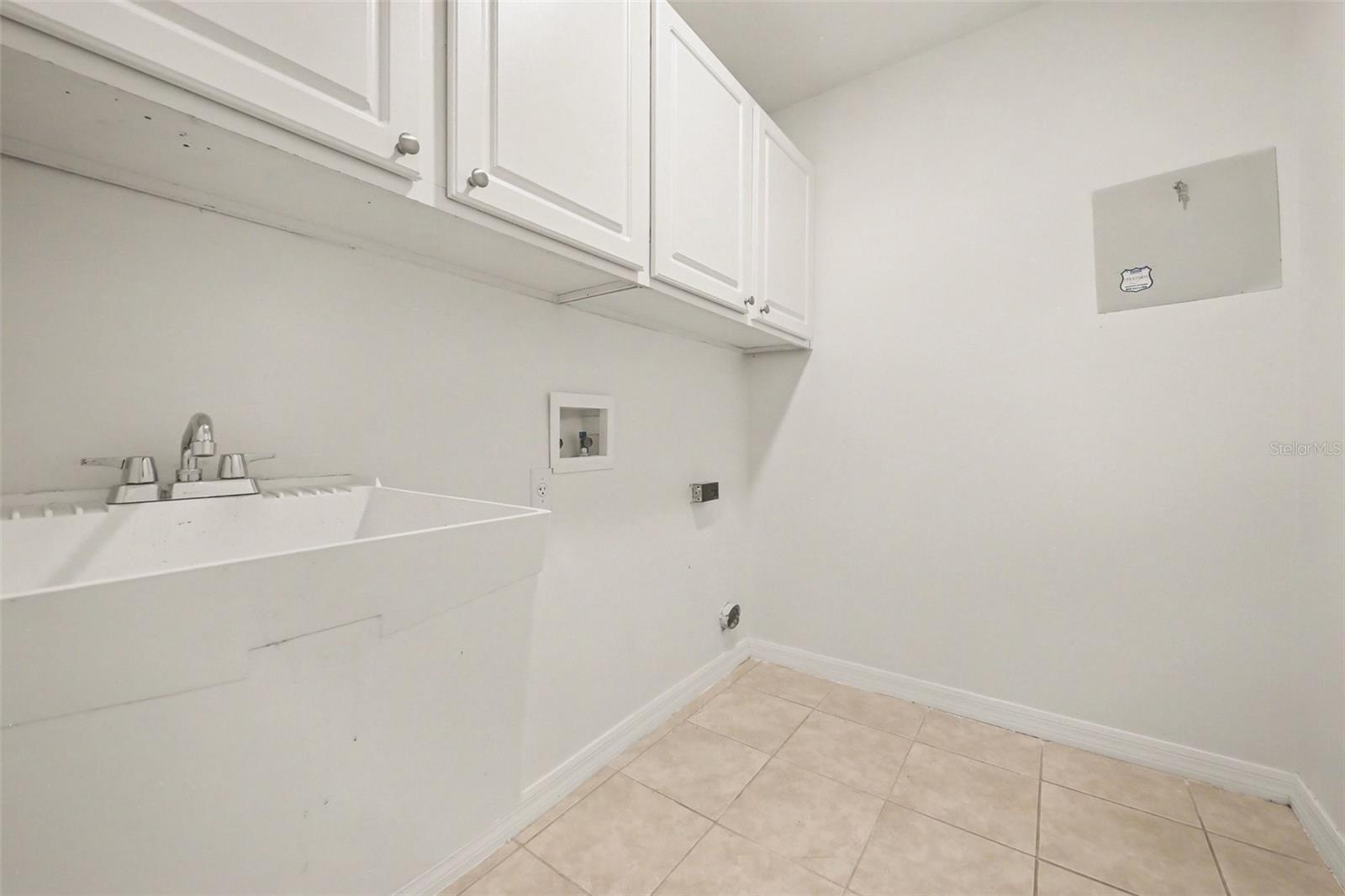 WINTERMERE POINTE PH 02 46/141 - Residential