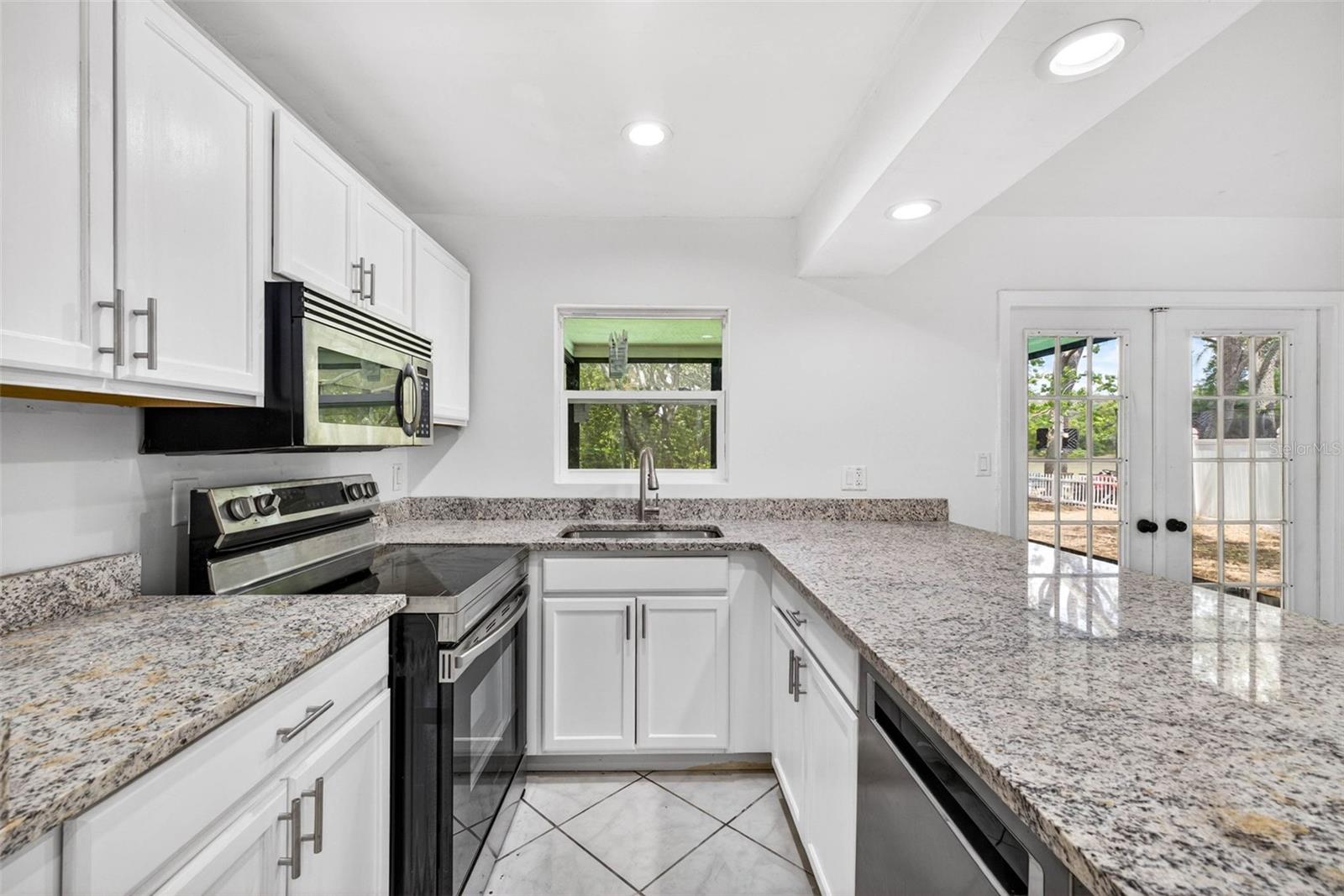 FOREST OAKS - Residential