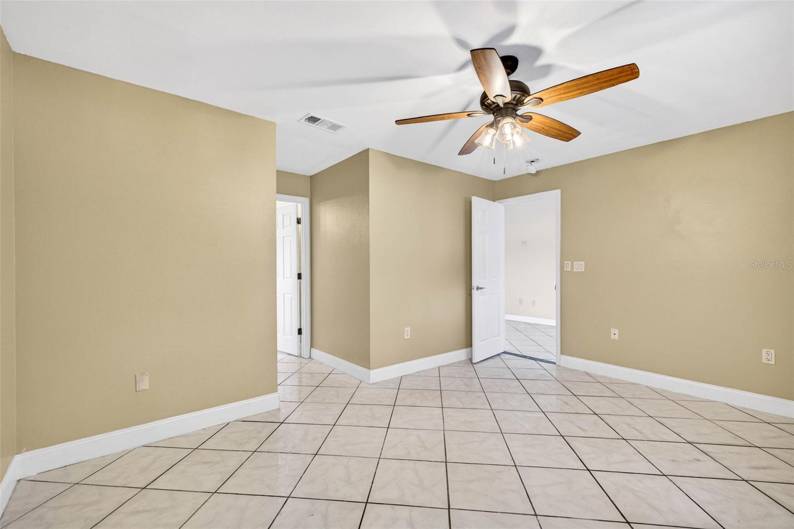 FOREST OAKS - Residential