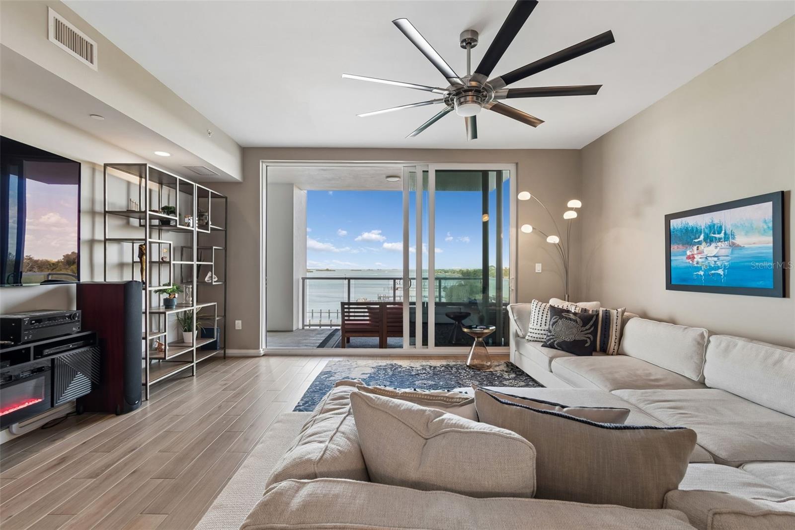 MARINA BAY 880 CONDO - Residential