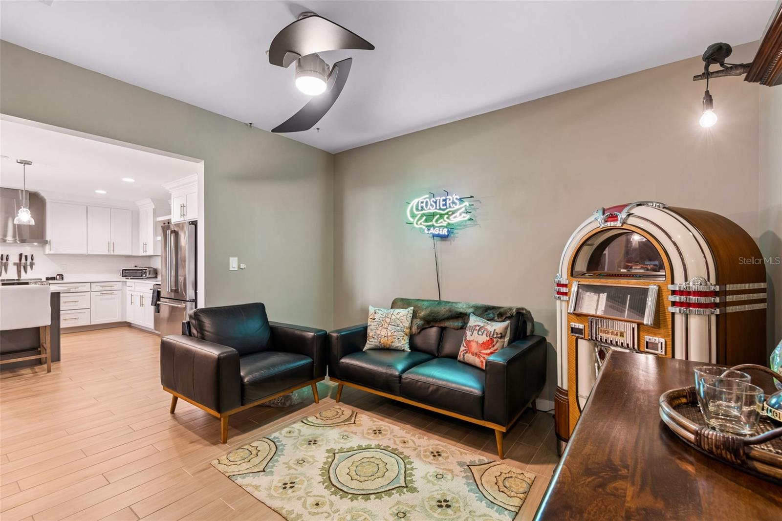 MARINA BAY 880 CONDO - Residential