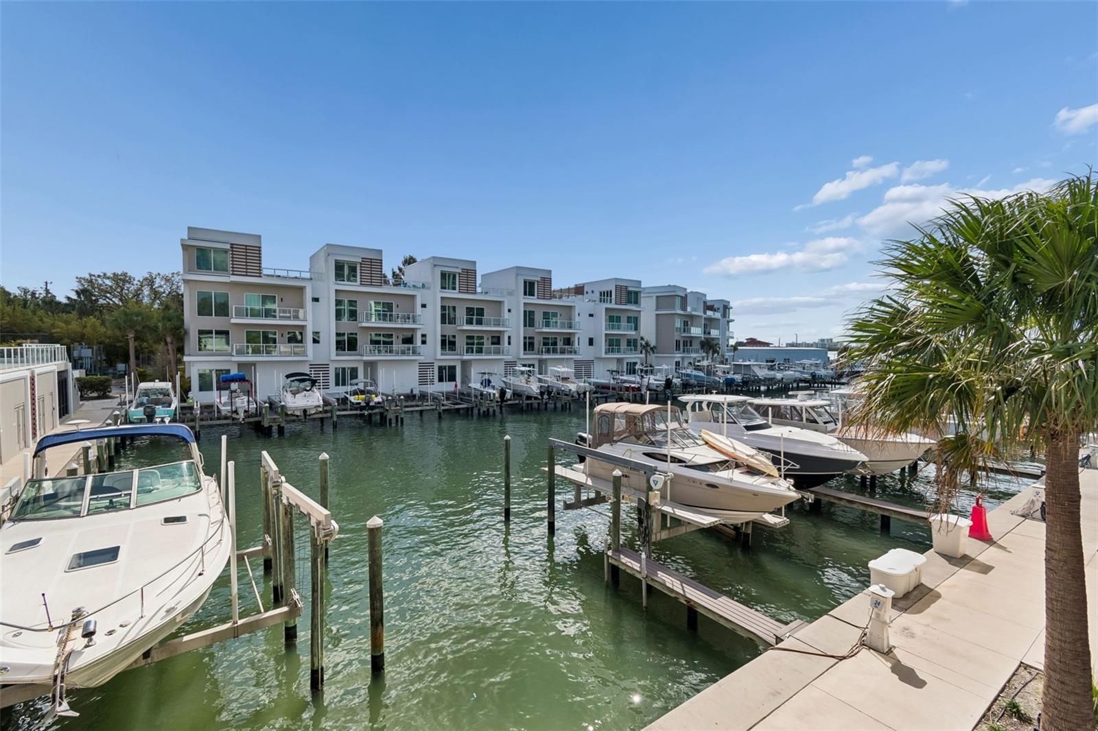 MARINA BAY 880 CONDO - Residential