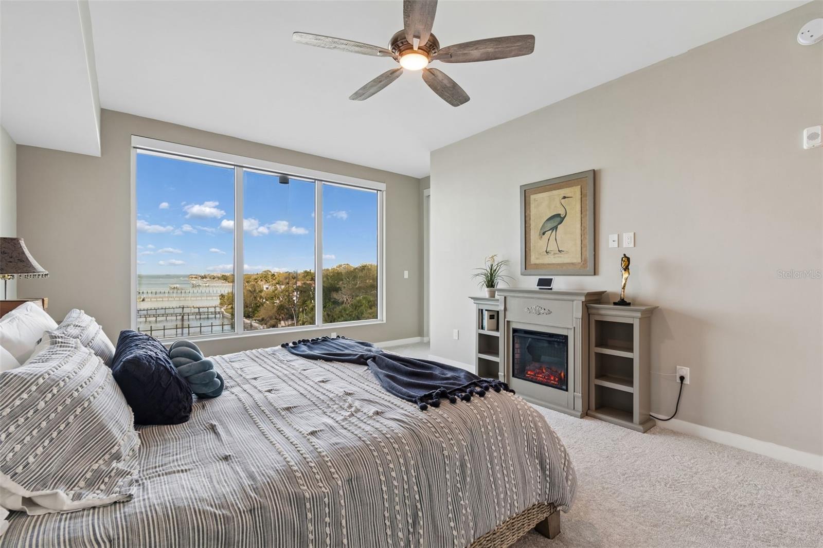 MARINA BAY 880 CONDO - Residential